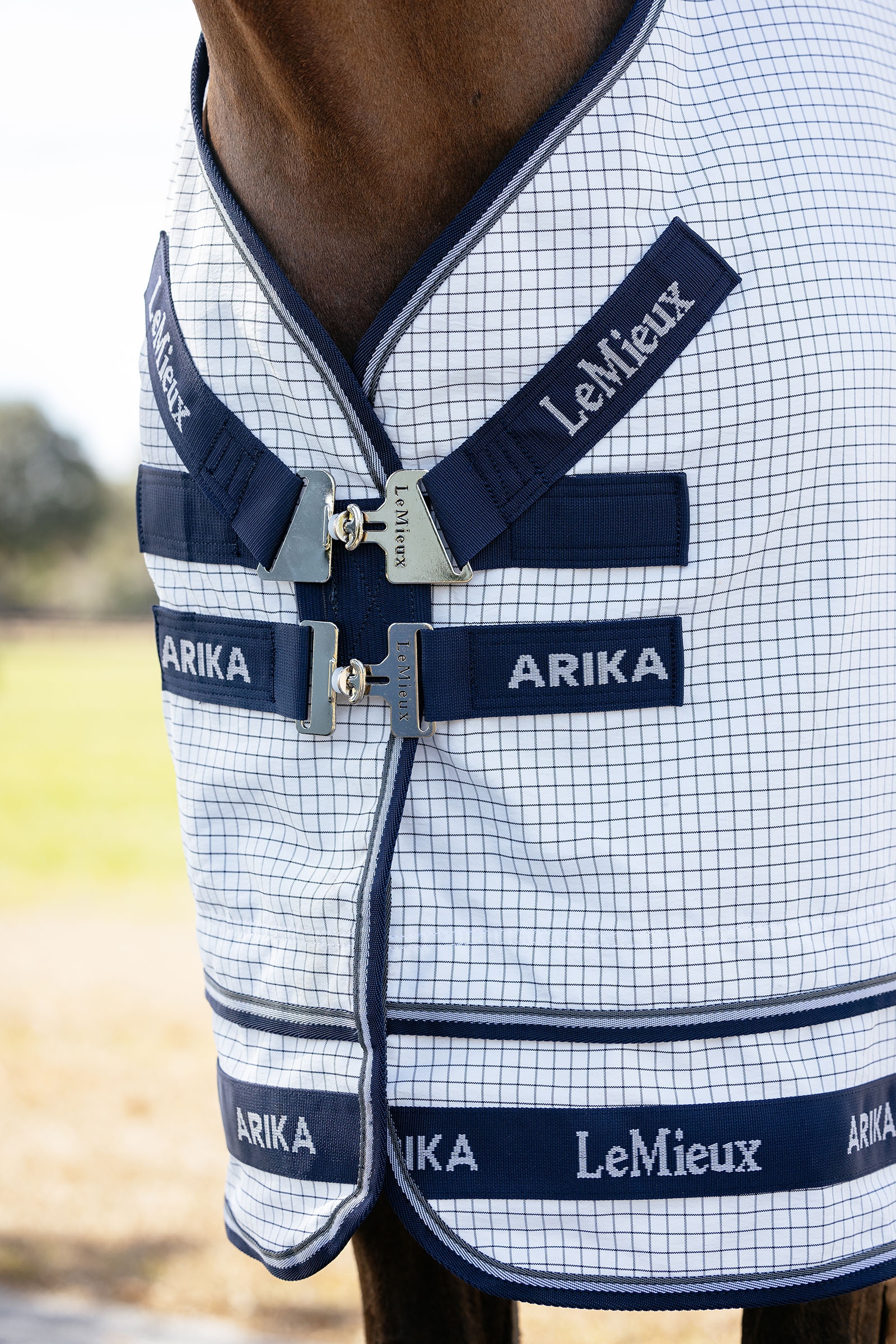 LeMieux Arika 450D udedækken med aftagelig halsdel, 0g