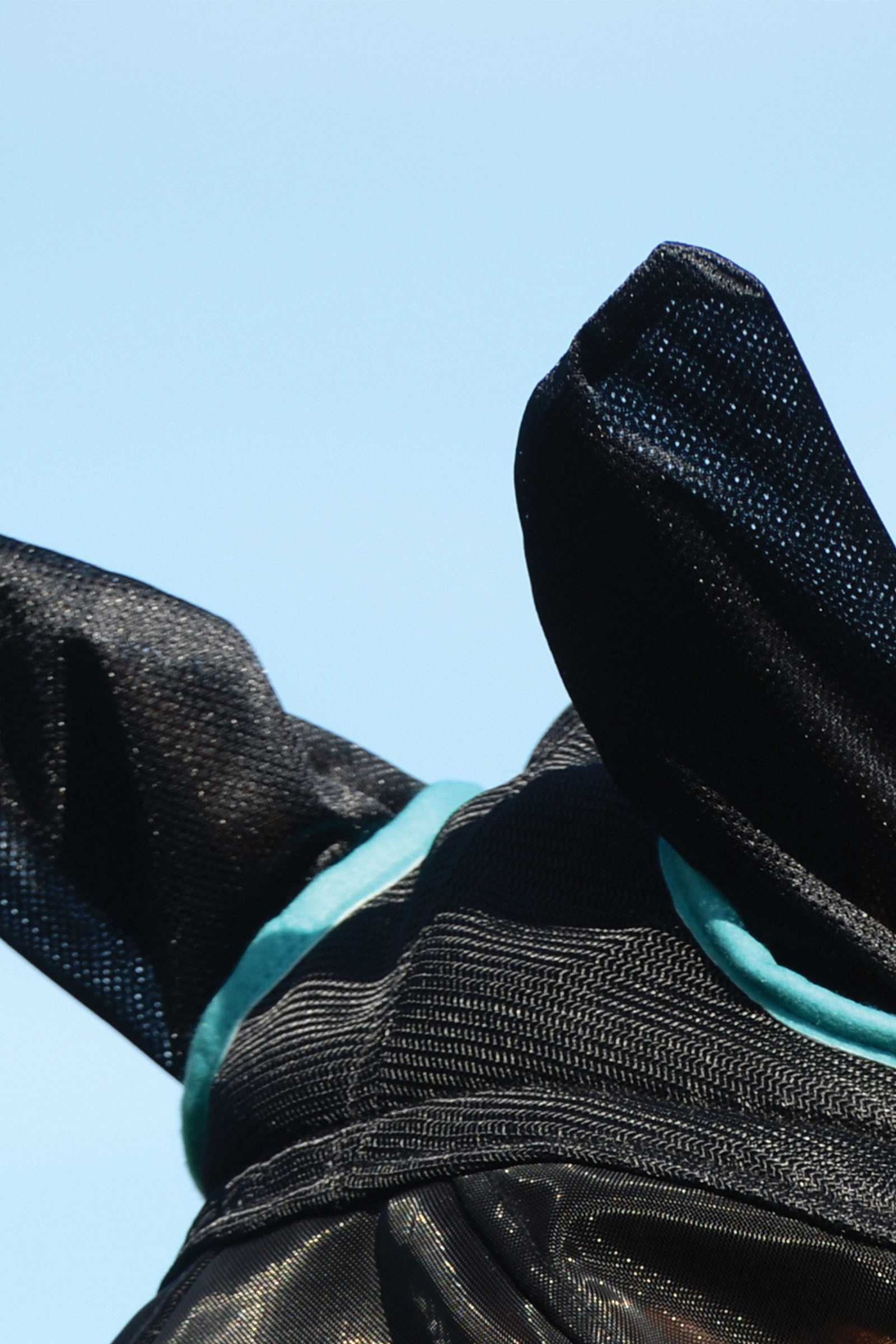 Weatherbeeta Comfitec Deluxe finmasket fluemaske med ører og frynser