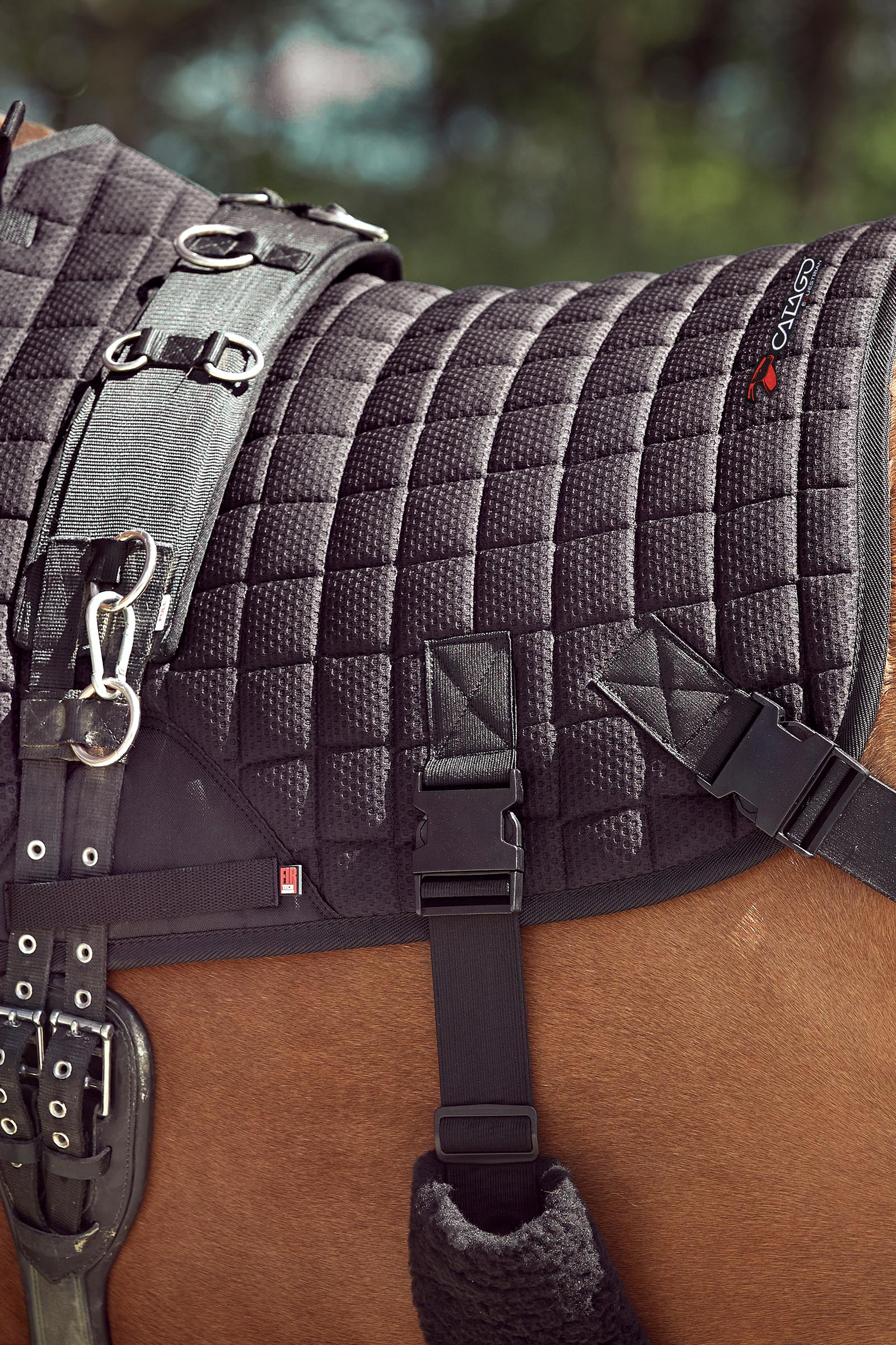 Catago FIR-Tech tréninková podsedlová deka s elastickými popruhy