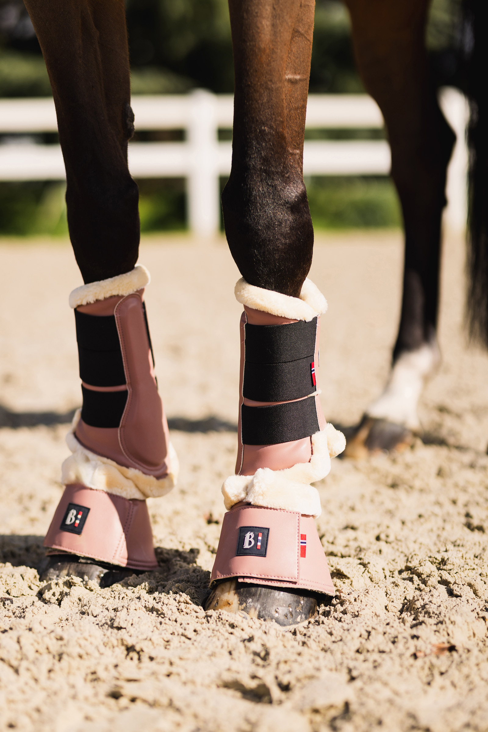 B Vertigo Empowerment Klokker