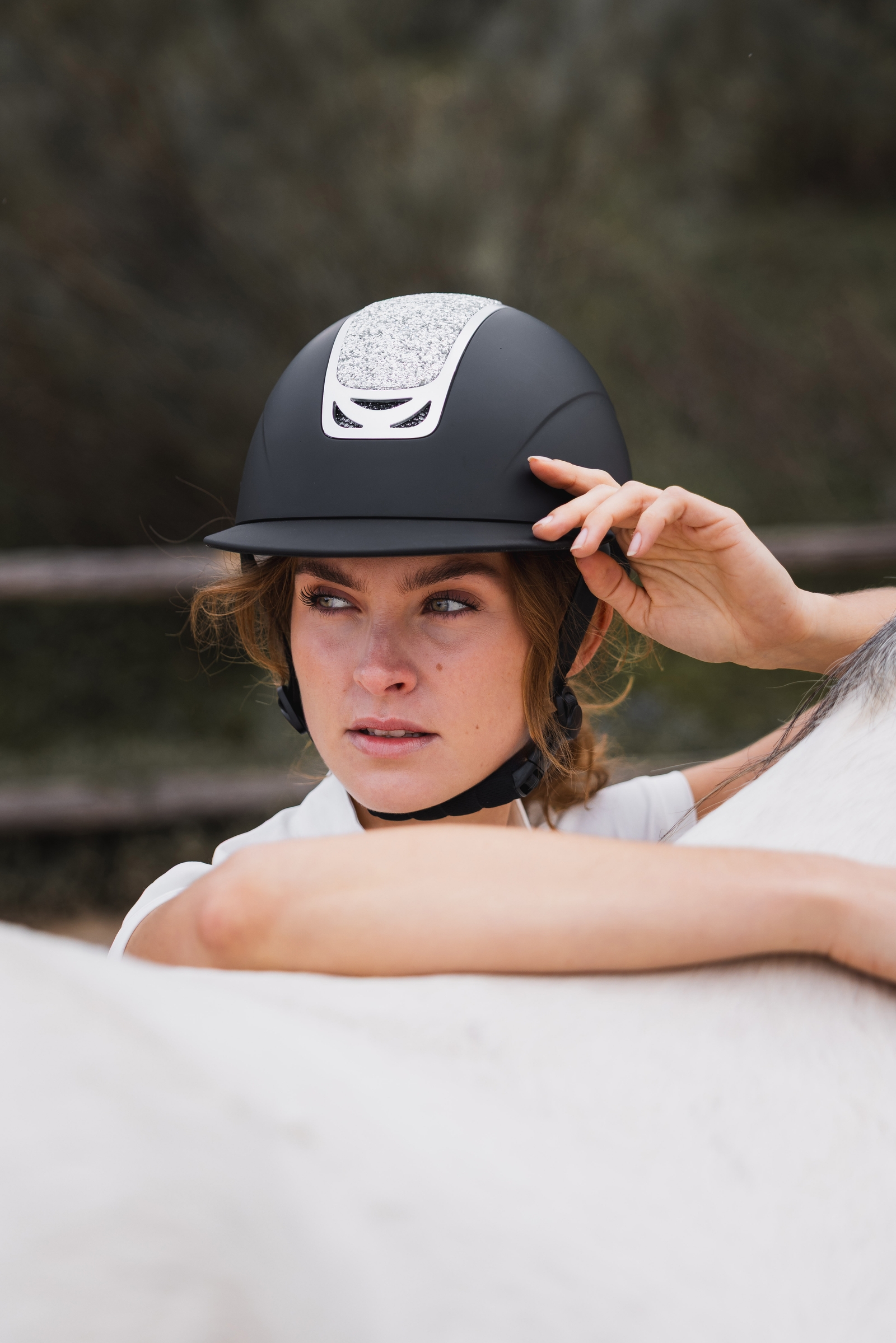 Horze Arix II ridehjelm med krystaldekoration