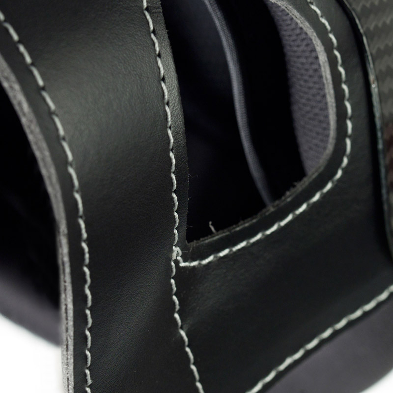 Finntack Elite travhjelm, karbonfiber