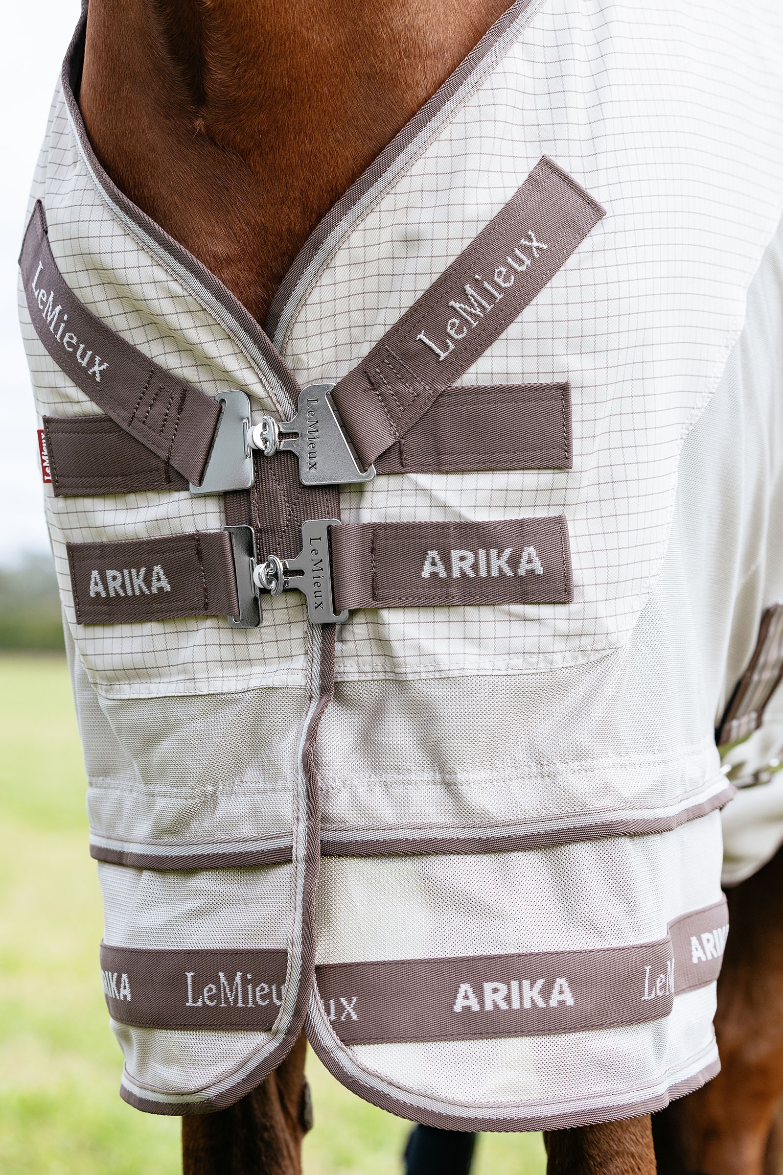 LeMieux Arika 450D Sunstopper udedækken med aftagelig halsdel, 0 g