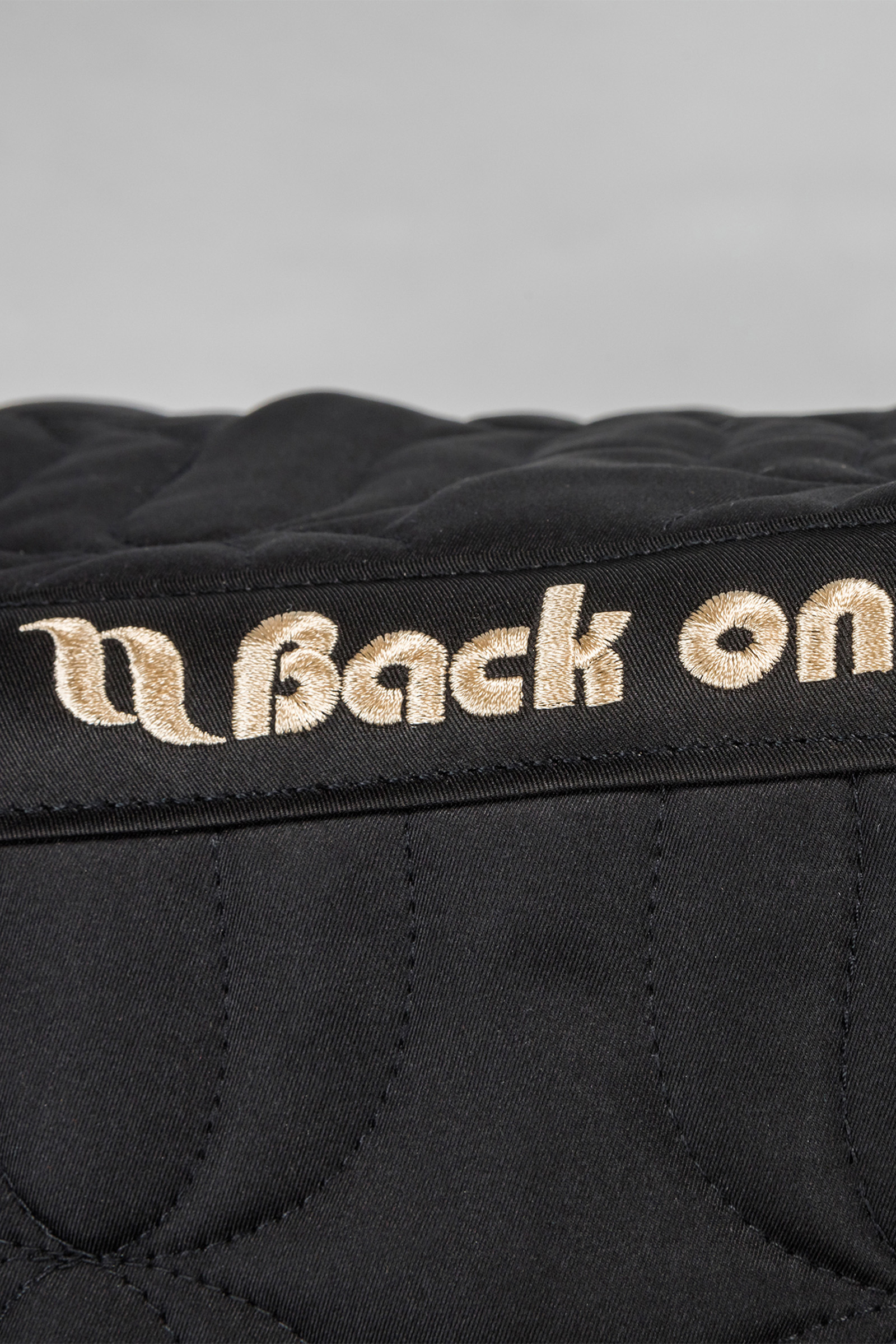 Back on Track Deep Nights sadelunderlag dressur