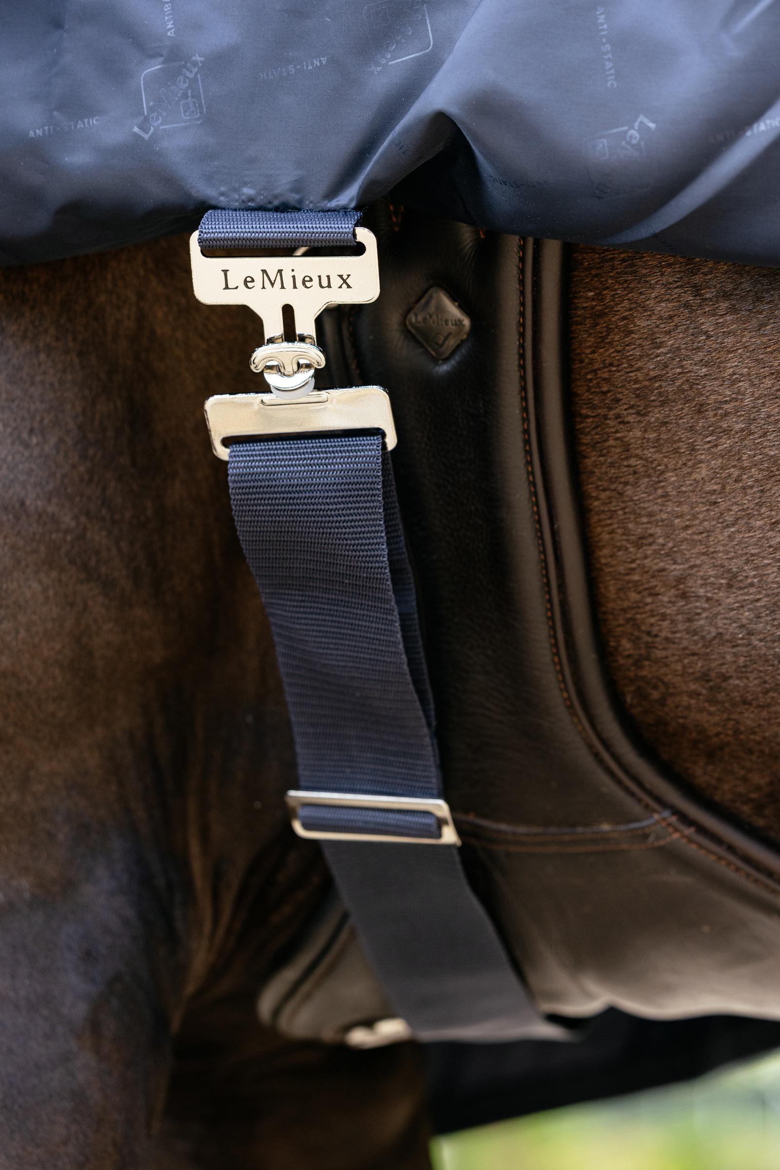 LeMieux regndækken til ridning med fast halsstykke