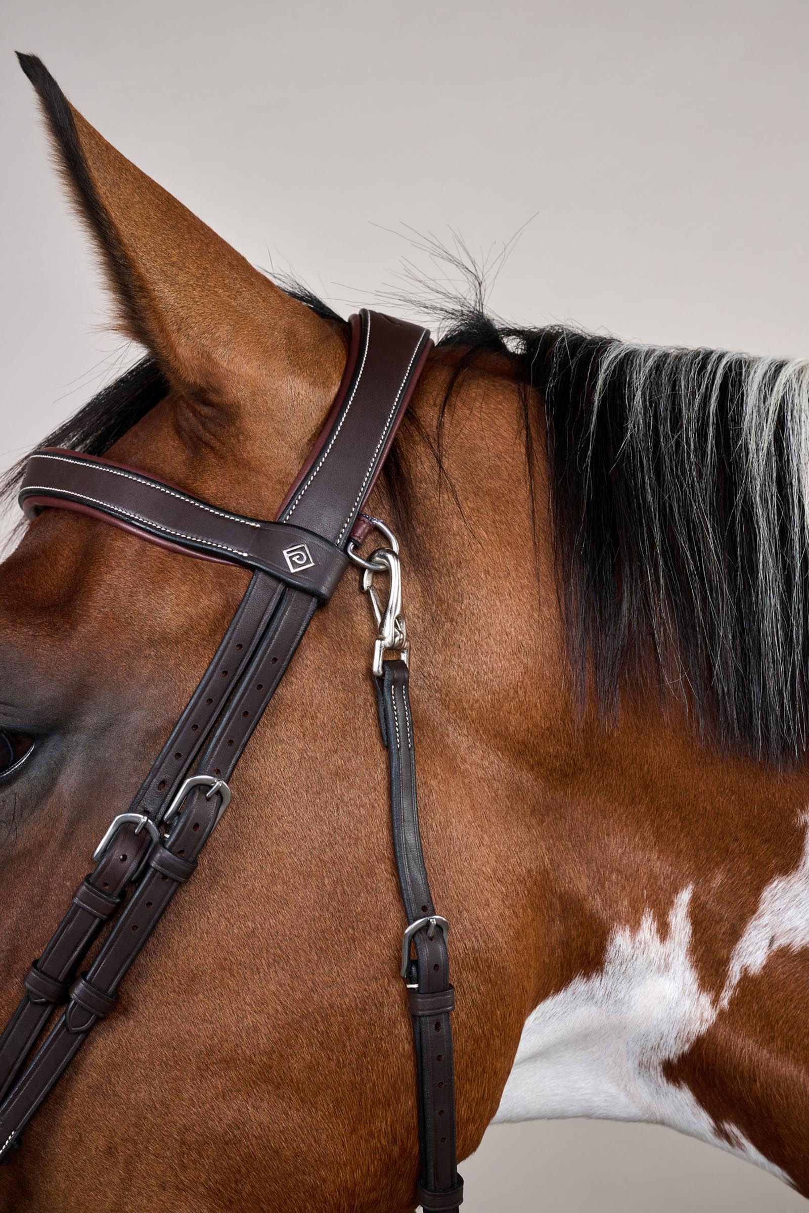 Dy'on Working trense med kombineret n&aelig;seb&aring;nd og karabinhager  