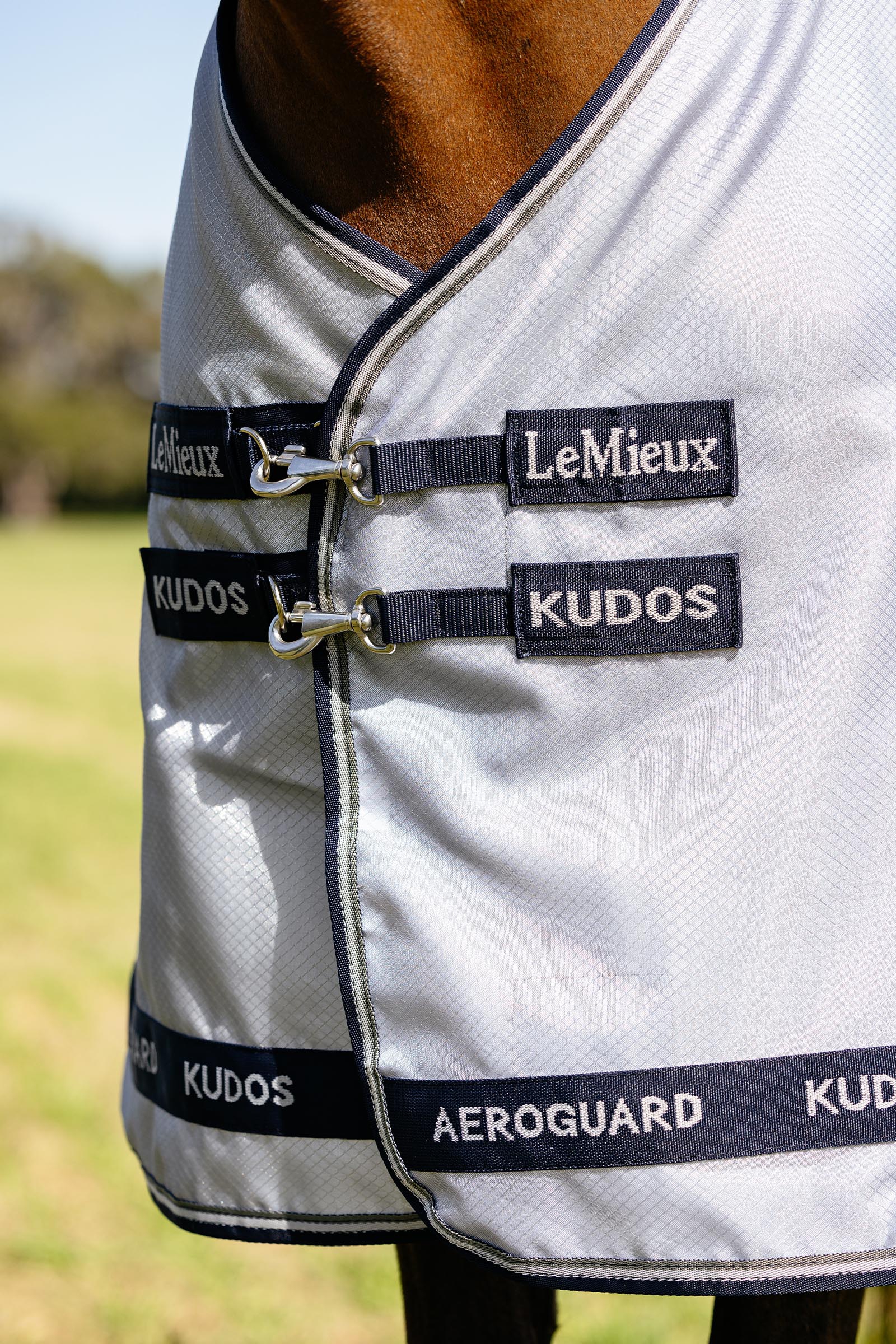 LeMieux Kudos AeroGuard flued&aelig;kken med aftagelig hals