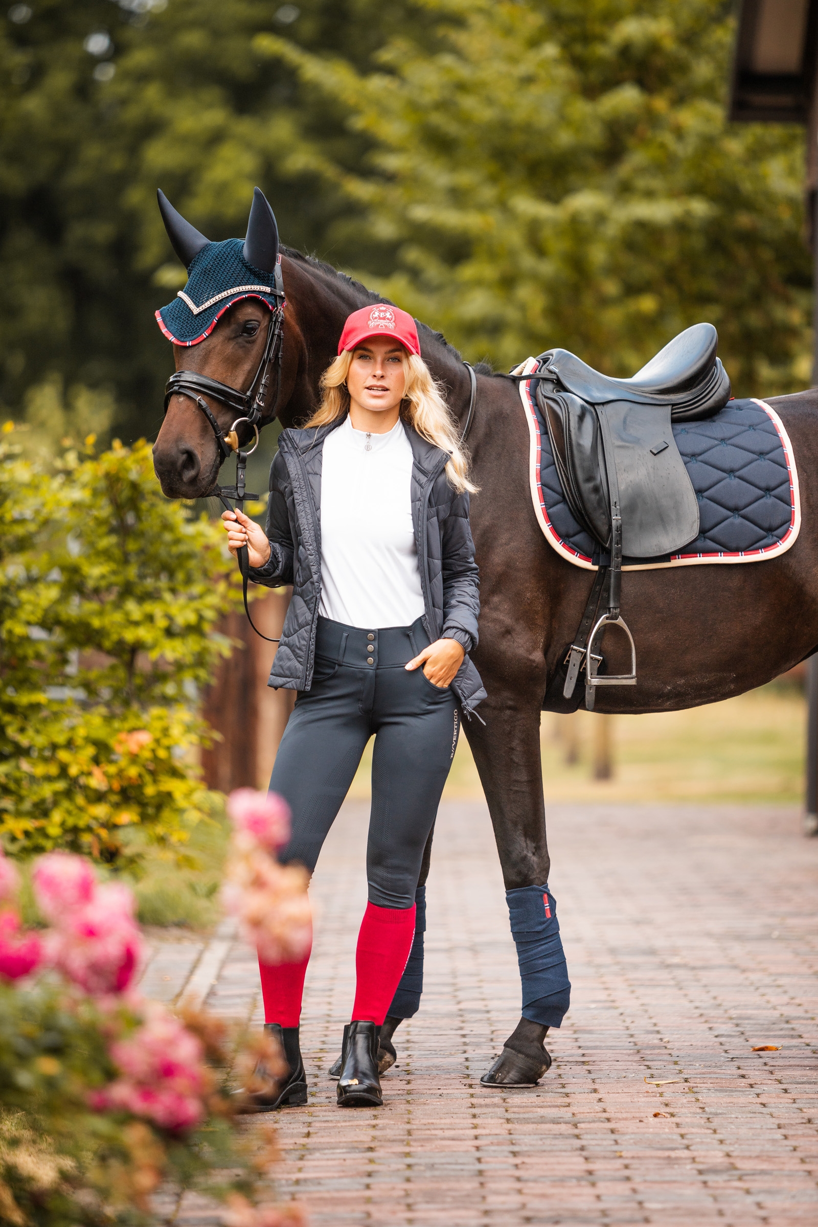 B Vertigo Amory Dressurunderlag med Monogrambroderi