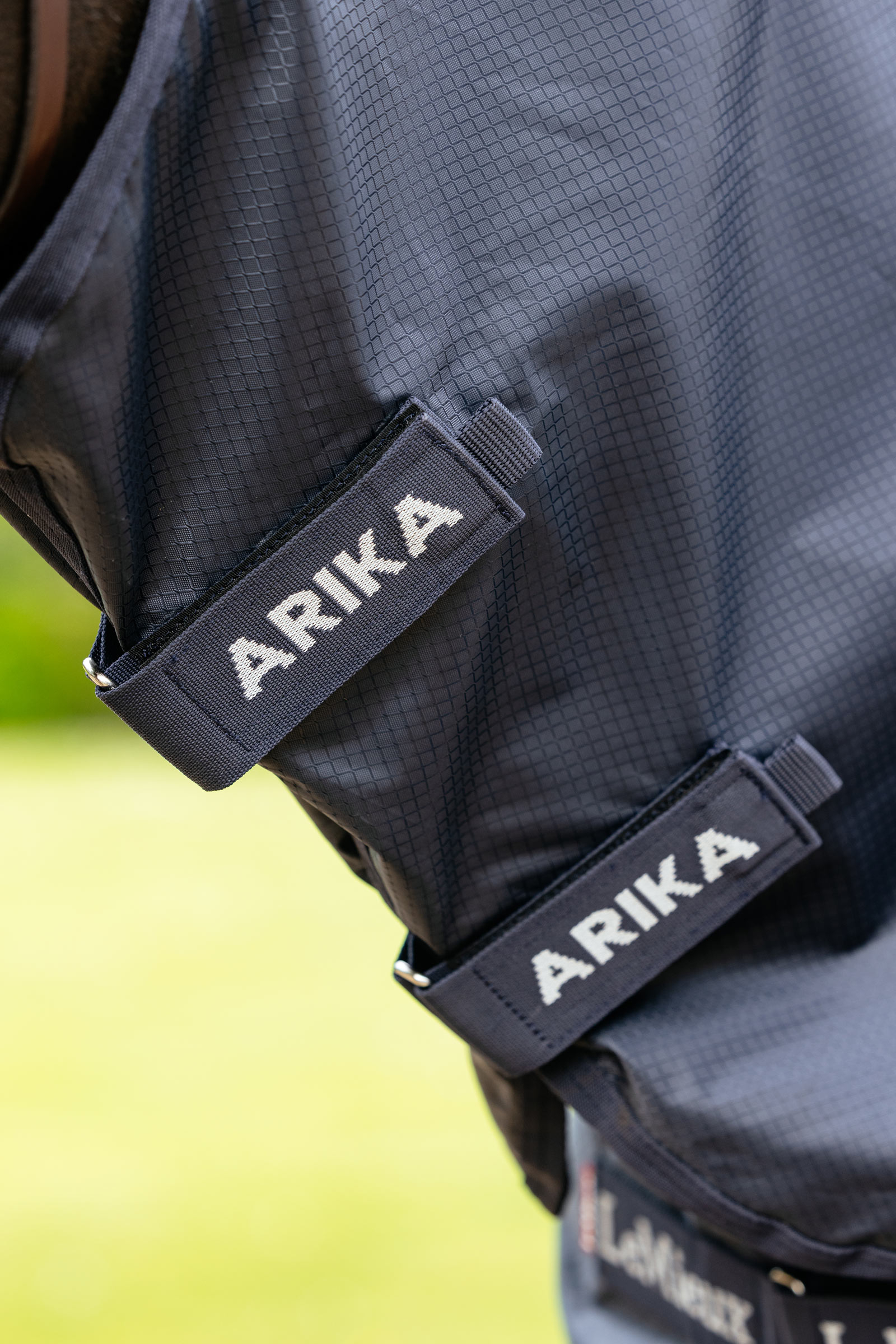 LeMieux regnd&aelig;kken til ridning med fast halsstykke