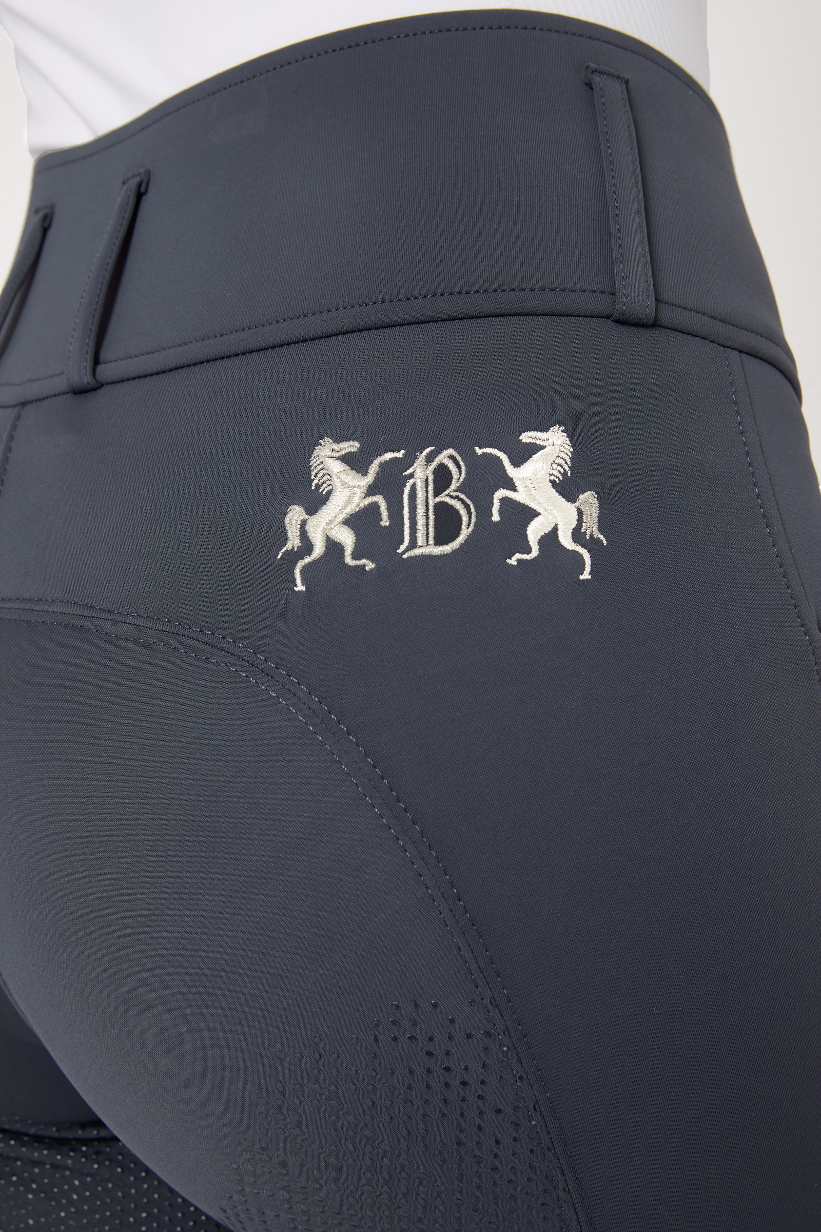 B Vertigo Meghan ridebukser til damer med high waist og fulds&aelig;de