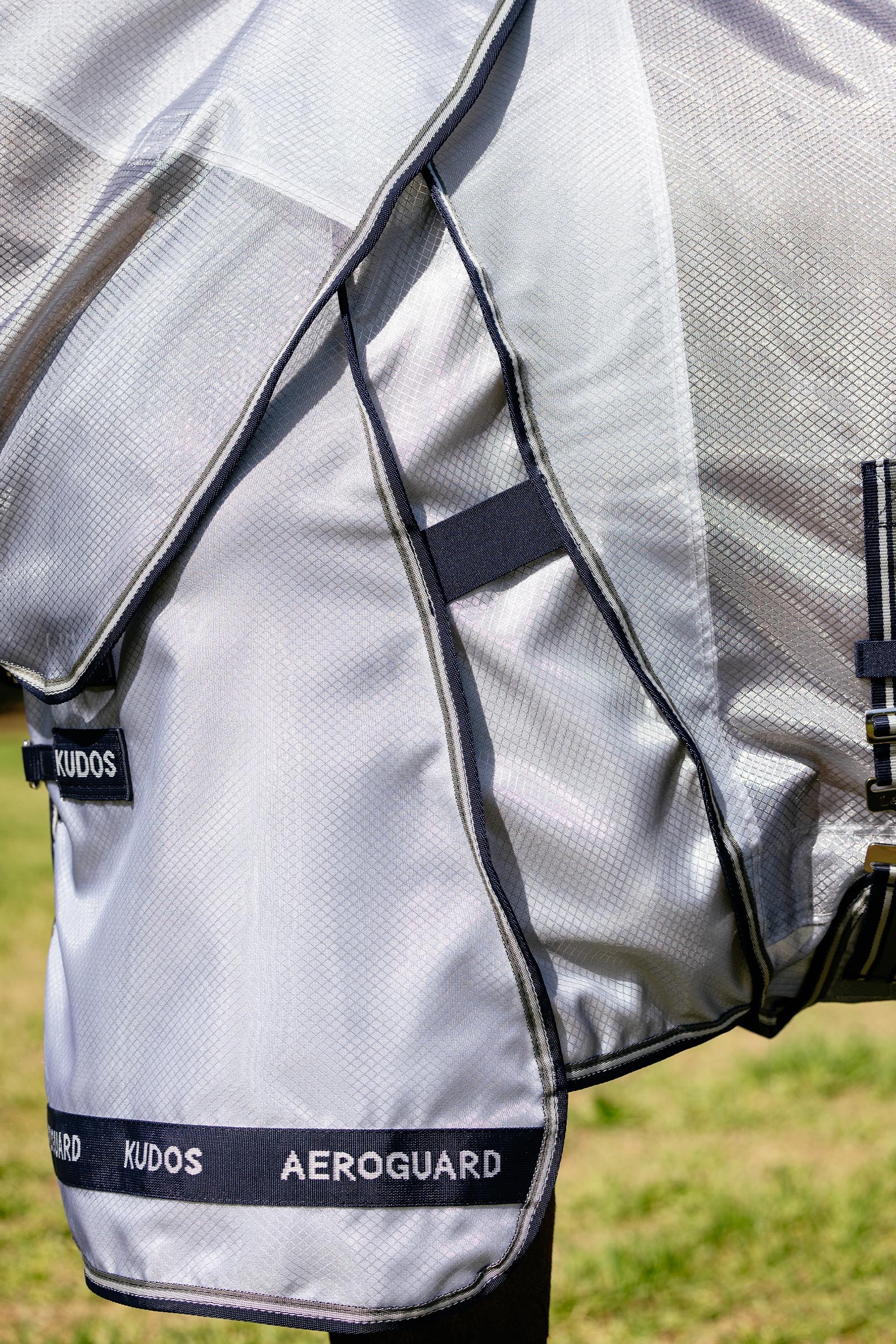 LeMieux Kudos AeroGuard flued&aelig;kken med aftagelig hals