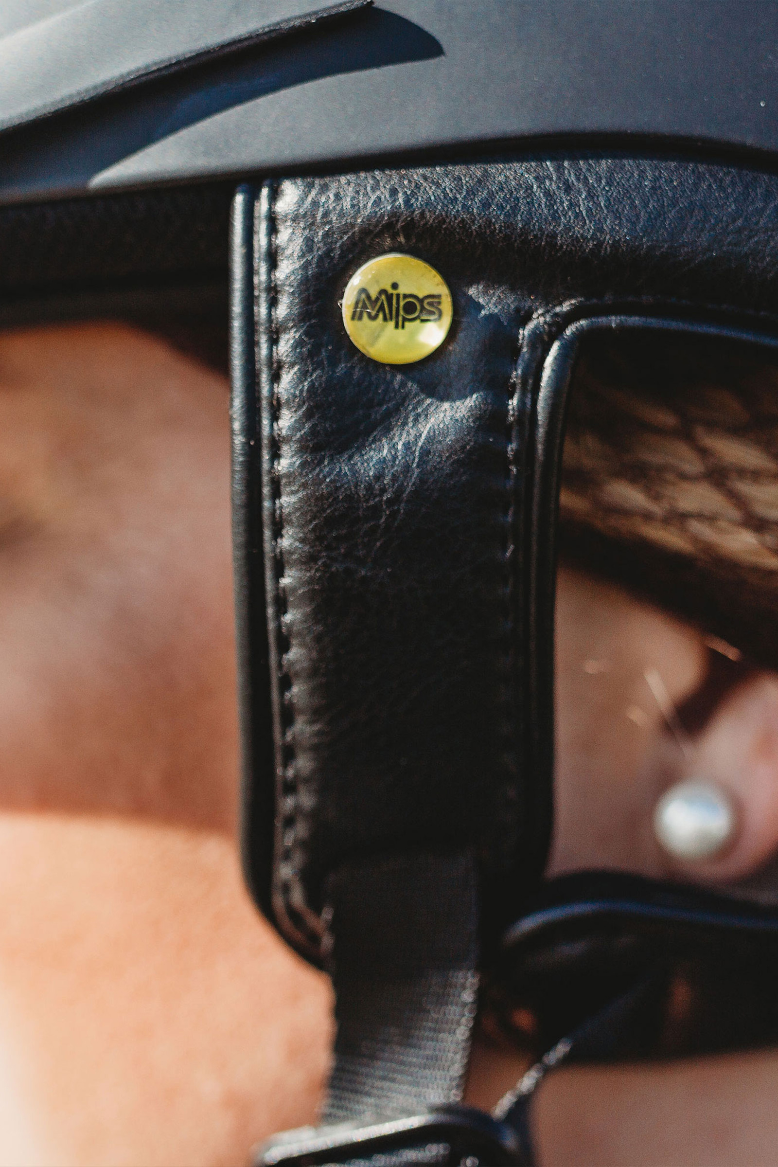 Back on Track EQ3 MIPS Lynx Smooth Top ridehjelm.