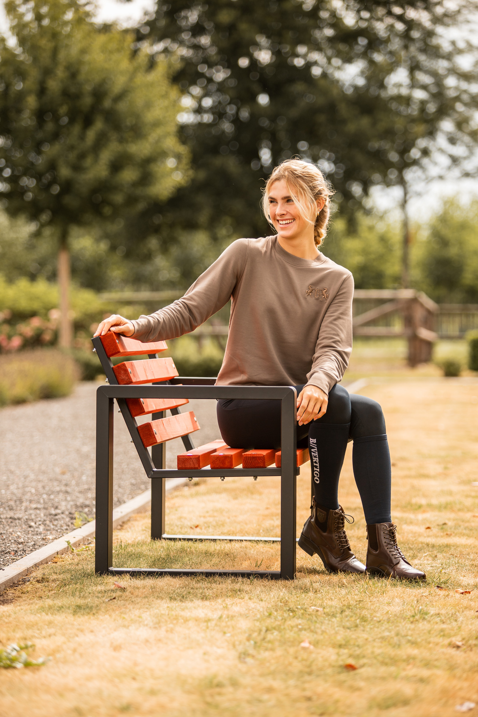 B Vertigo Erica Bamboo Sweatshirt, damemodel