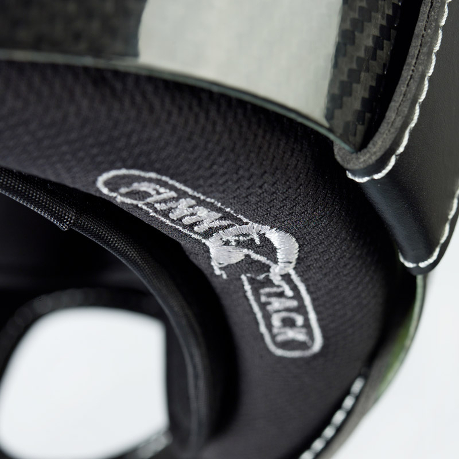 Finntack Elite travhjelm, karbonfiber