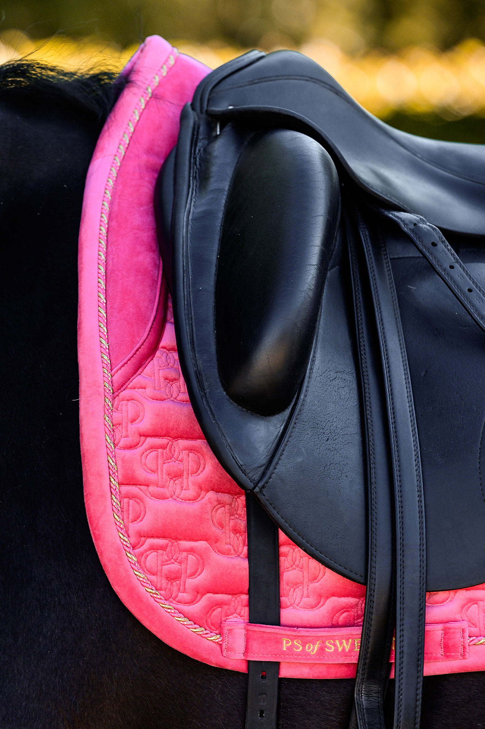 PS of Sweden sadelunderlag Velvet Monogram dressur