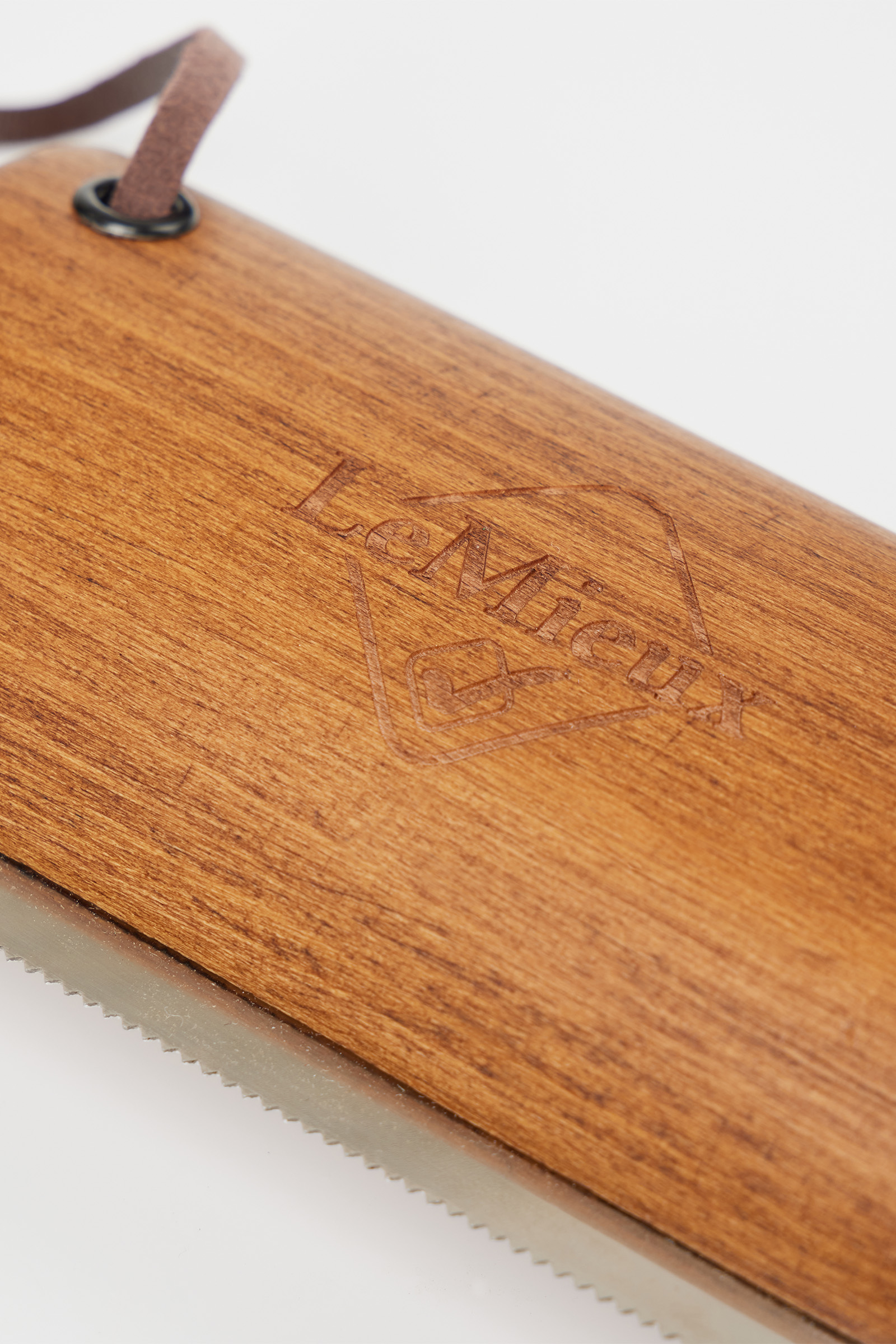 LeMieux h&aring;ndv&aelig;rker til f&aelig;ldekam