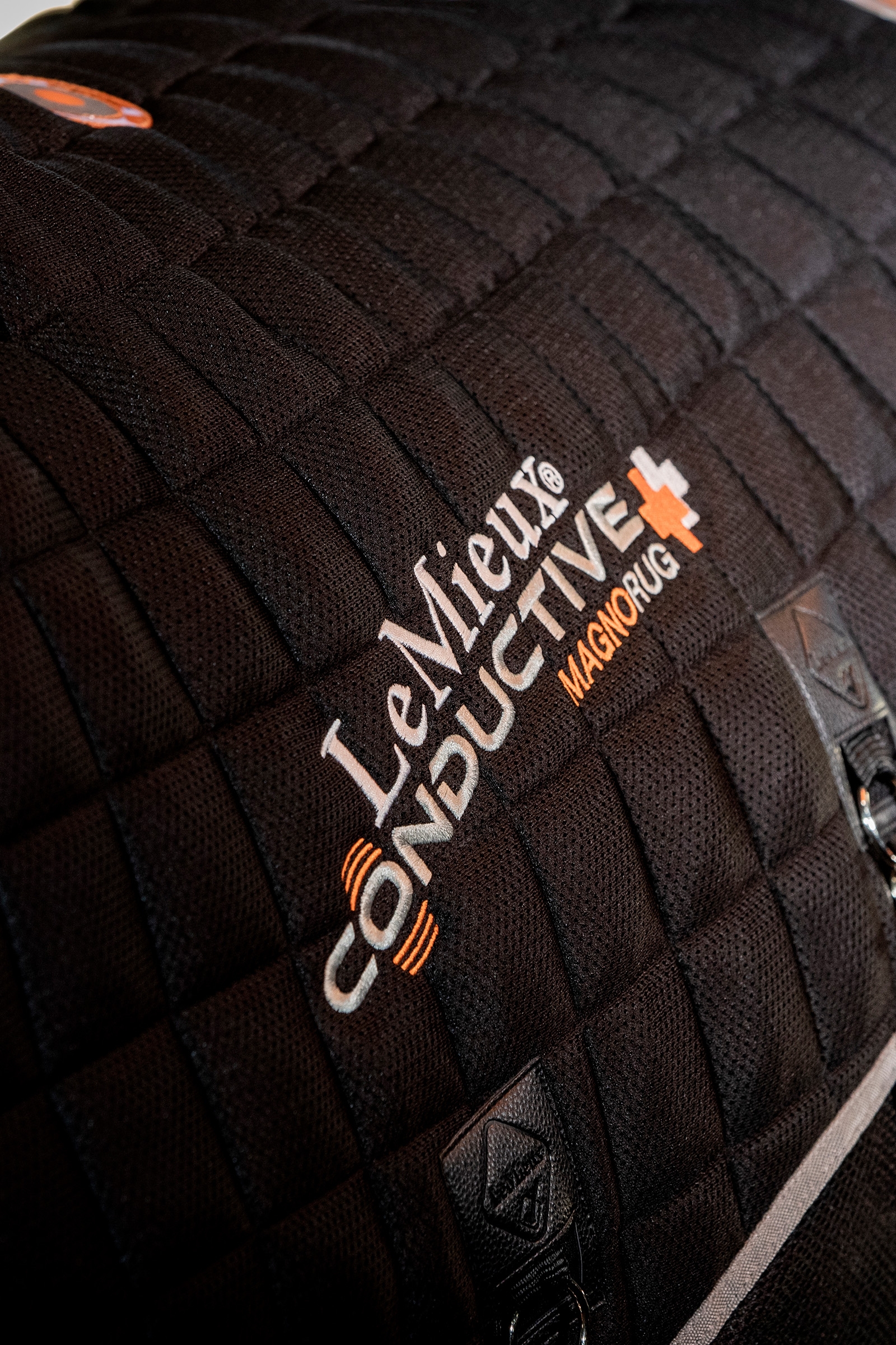 LeMieux Conductive MagnoRug Magnetterapid&aelig;kken