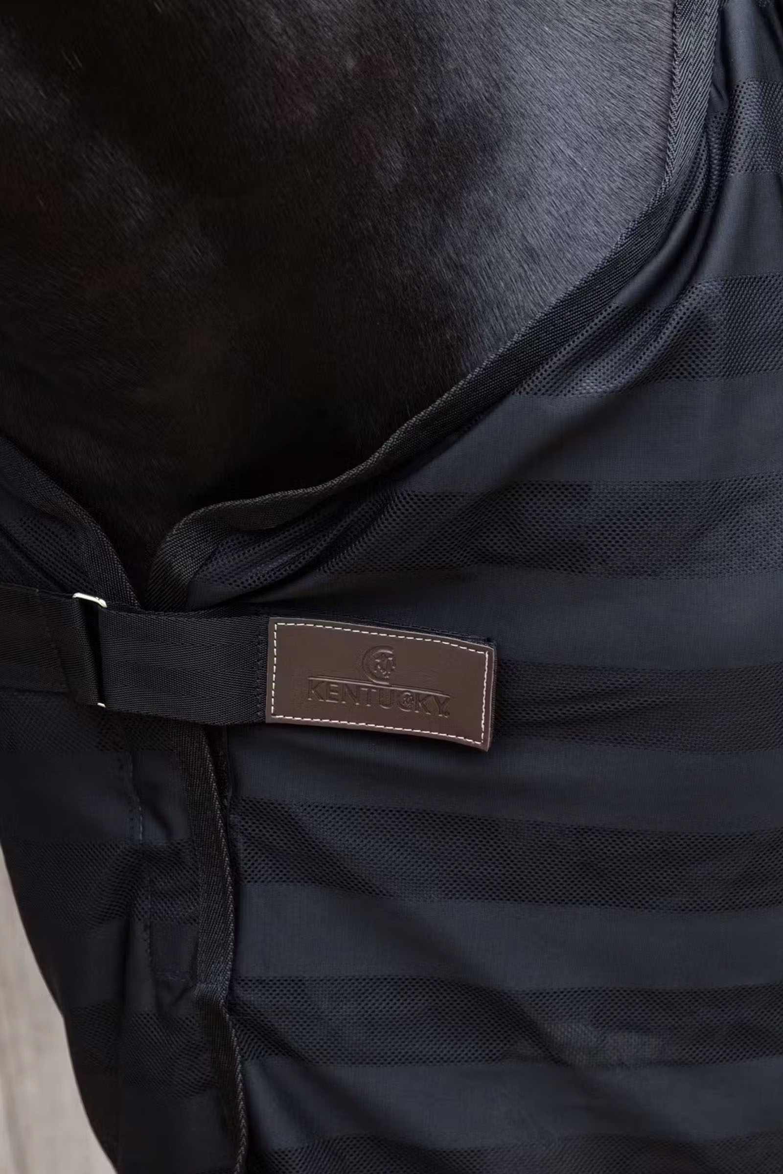 Kentucky Horsewear let stribet flued&aelig;kken i netmateriale