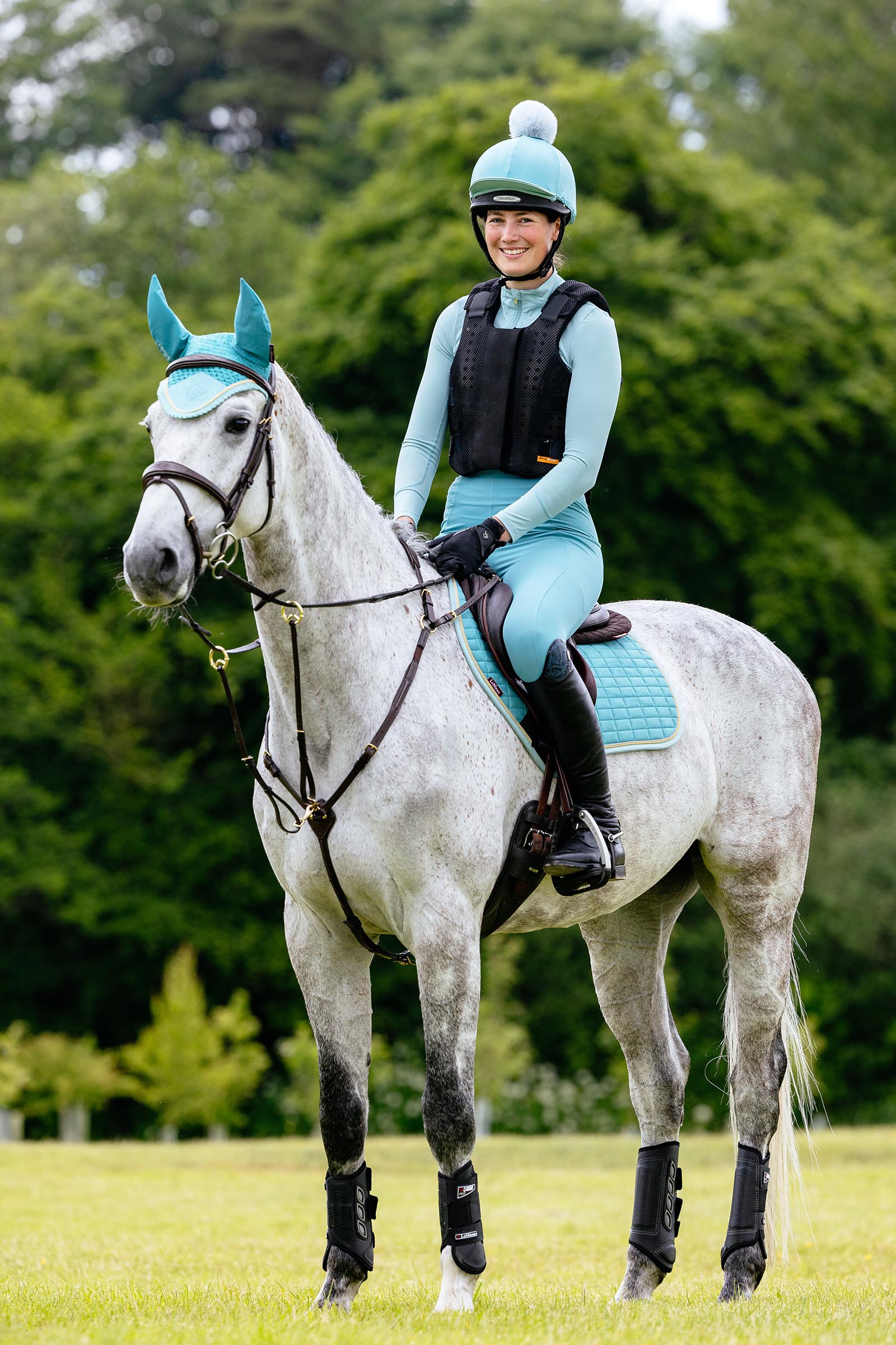 LeMieux Suede Square CC Sadelunderlag til springning